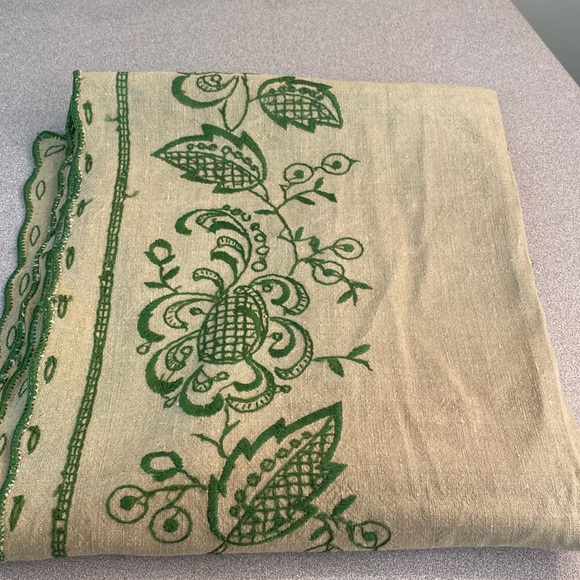 Embroidered linen tablecloth. Approx 53”x 56” - Picture 2 of 5